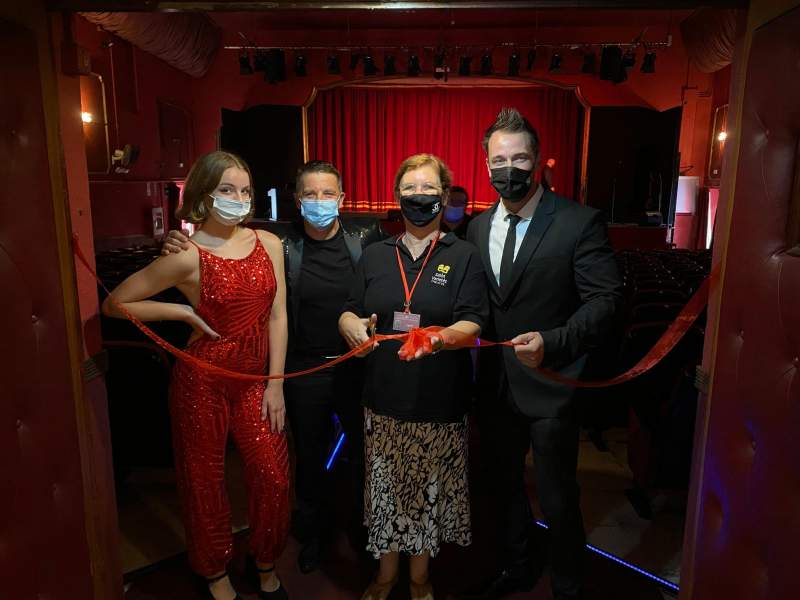 Ricky Lavazza, Emma Prothero and Peet Rothwell helped Lynn Halliday cut the opening ribbon