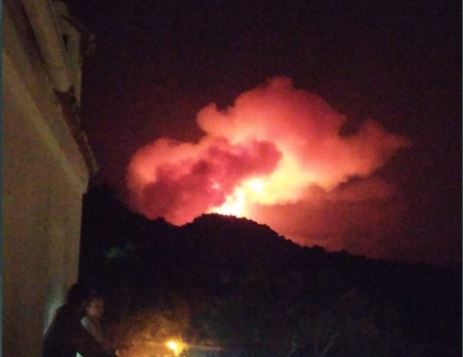 Over 400 people evacuated due to fire in Malaga's Sierra Bermeja