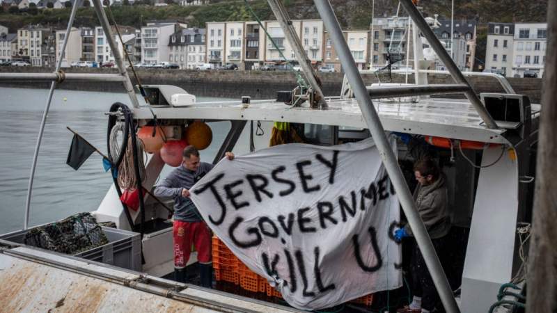 French fisherman cause Brexit storm on Jersey's power-supplying beach