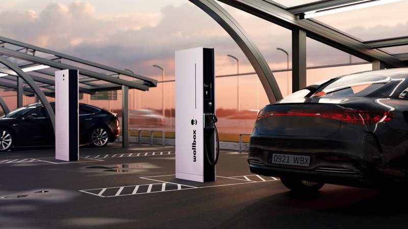 Public charger to power an electric vehicle in under 15 minutes
