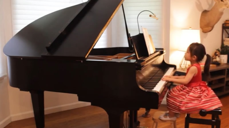 Four-year-old piano prodigy who won elite competition to play Carnegie Hall