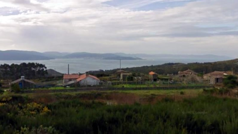 Village in Galicia with sea views is up for sale at €200,000