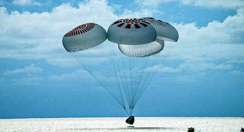 Elon Musk's 'SpaceX Dragon' capsule with four 'space tourists' lands safely back on Earth