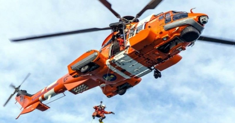 Maritime Rescue helicopter saves stranded bather on Playa de la Rijana in Granada