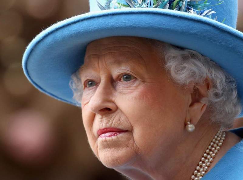 Queen cancels traditional Christmas lunch over Covid fears