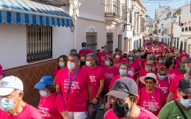 Over 400 people march against breast cancer in Nerja