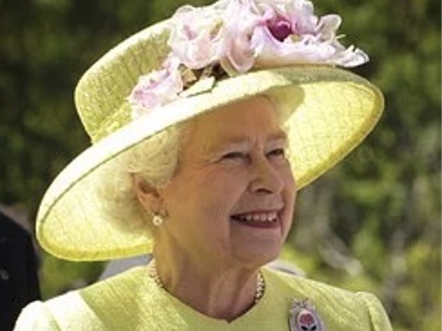 Queen Elizabeth reacts to 'Oldie of the Year' title