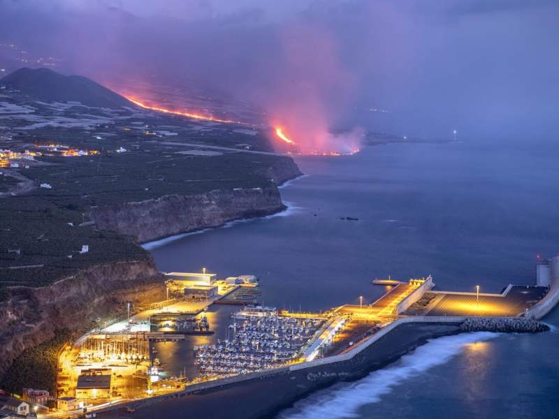 New La Palma volcanic lava stream forms to threaten more properties