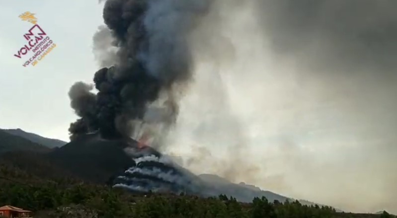 Guardia Civil aid for personnel affected by La Palma volcano