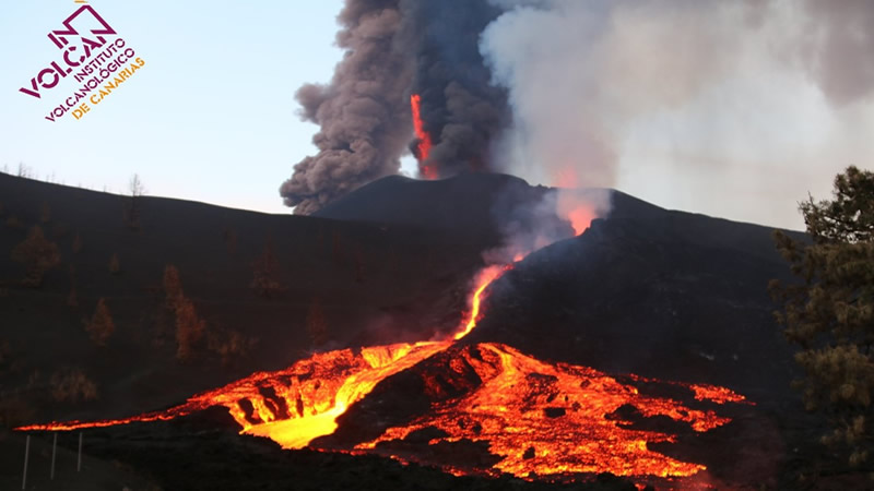 Molten lava reaches urban area of La Laguna neighbourhood in La Palma