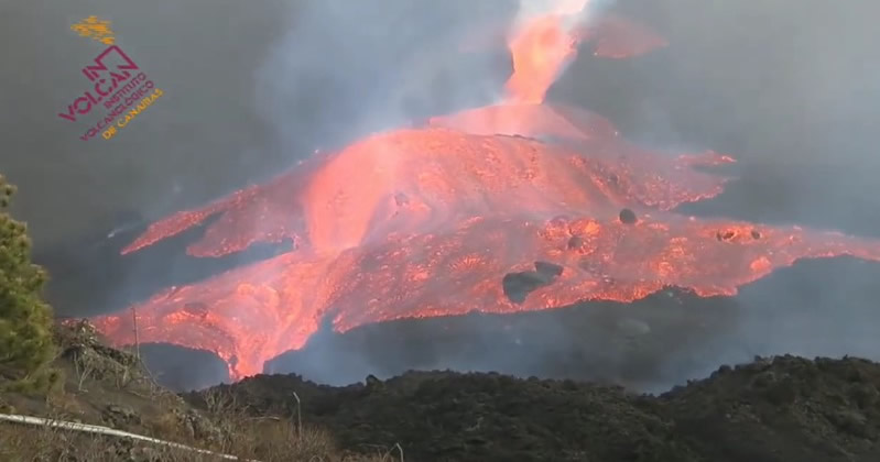 New increased lava flow from cone of La Palma volcano