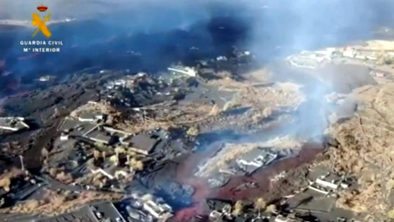 WATCH: Dramatic Guardia Civil drone footage of La Palma volcano