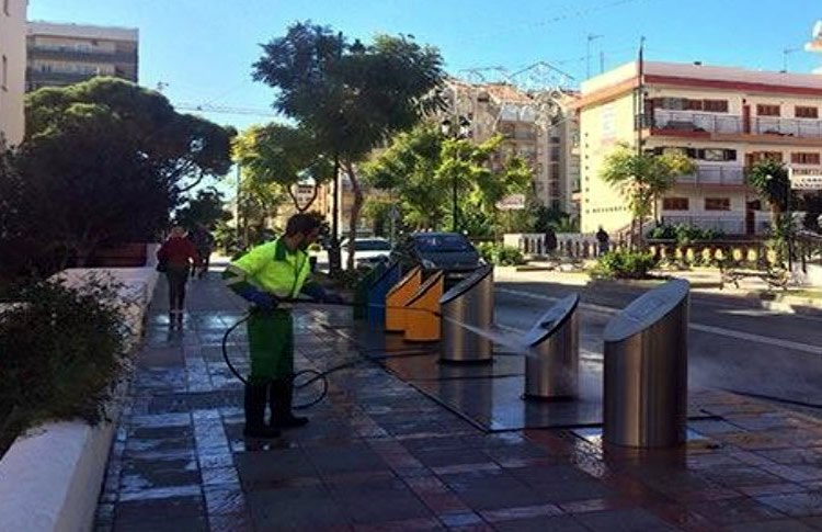 Fuengirola street cleaners unions call indefinite strike from October 8