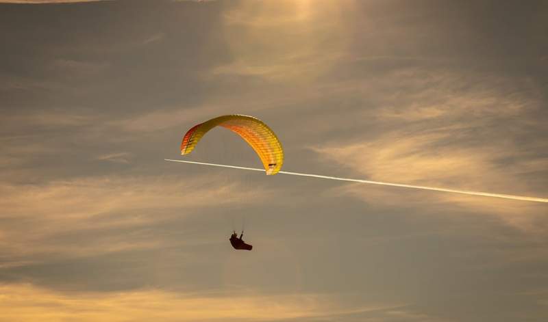 Paraglider injured after a fall in Almeria