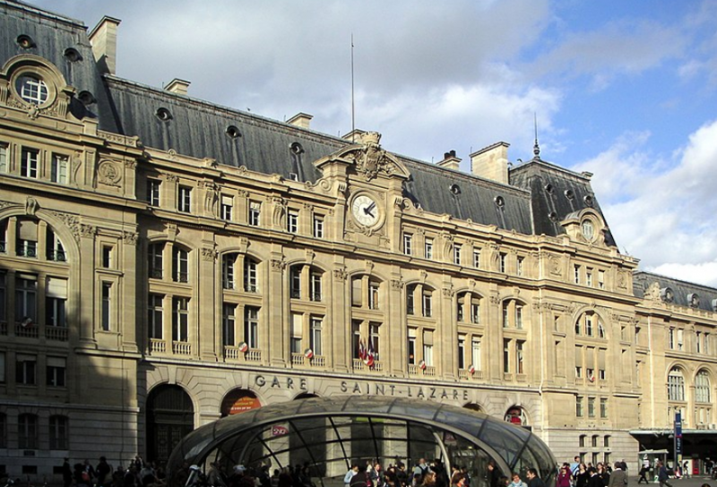Police in Paris shoot ISIS knifeman at busy train station