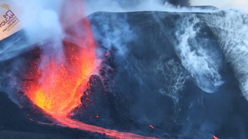 WATCH: Incredible footage of new untouched beaches created by the La Palma volcano