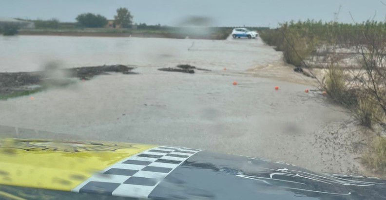 Heavy rain closes roads in the Valencian Community