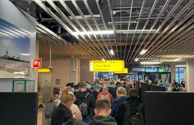 Schiphol to slash passenger numbers to avoid more summer chaos
