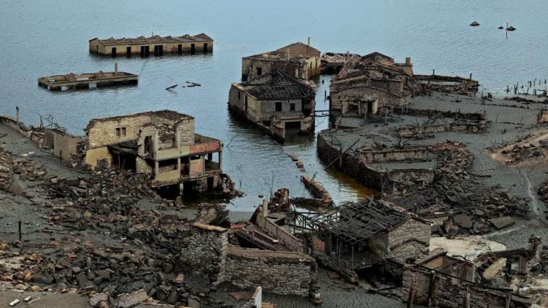Spanish village left underwater for 30 years reappears