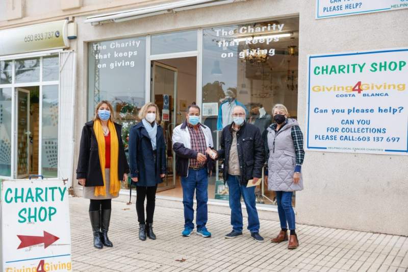 Giving4Giving gives again in the Costa Blanca's Alfaz del Pi
