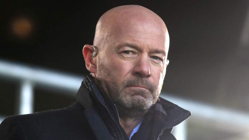 Anti-vaxx protesters try to serve papers on Alan Shearer