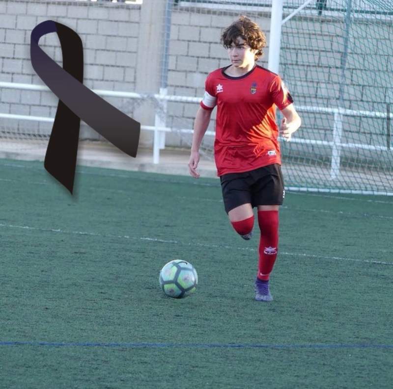 Promising young Valencian footballer dies aged 19