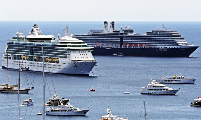 CDC advises vaccinated and unvaccinated travellers to avoid cruise ships