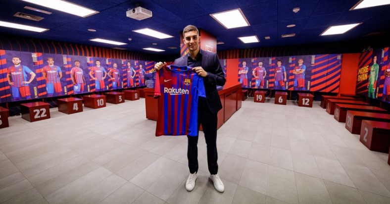 Barcelona confirm Ferran Torres signing from Manchester City
