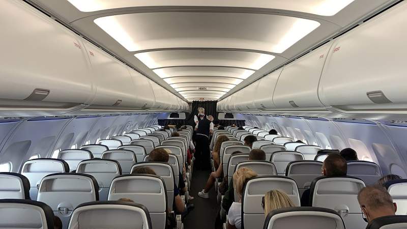 British Airways seeks to hire 2,000 new cabin crew members before summer travel boom