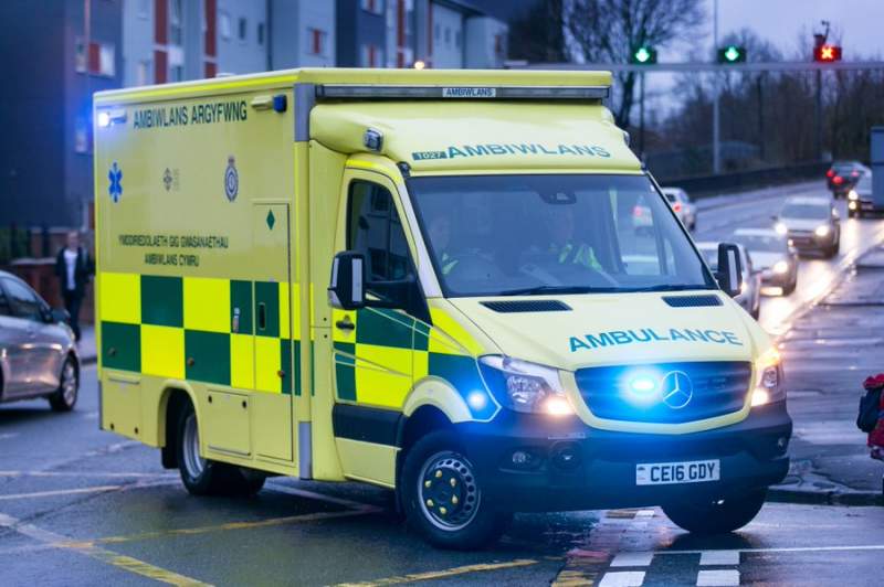 Frightened heart attack victim calls 999 and hears: "Sorry, there are no ambulances available"