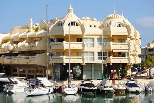 Benalmadena launches a lawsuit against the 'Willow'