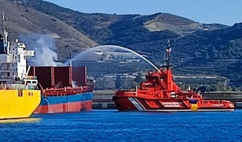 Boat fire extinguished in Motril port