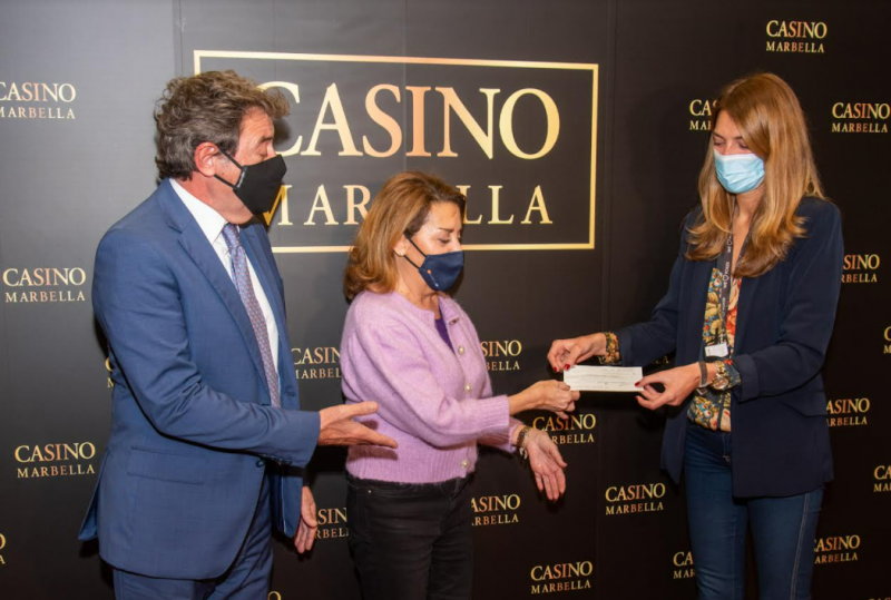 Casino Marbella gives its annual contribution to the neediest families