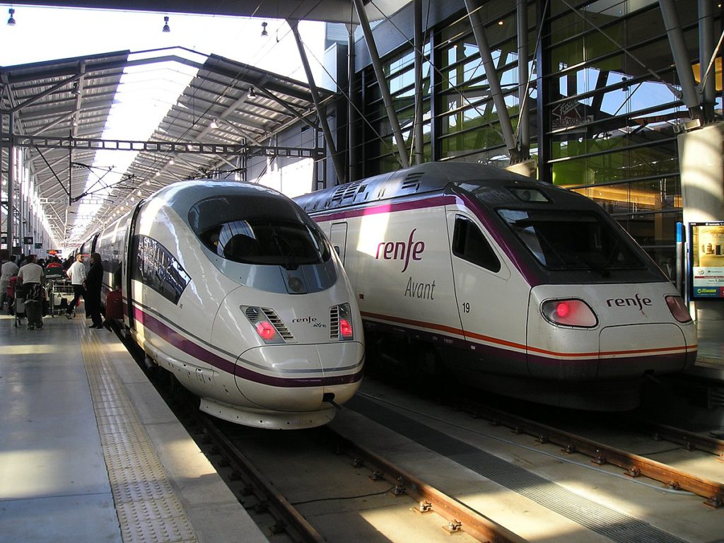 Renfe offers free travel on all trains to refugees from Ukraine