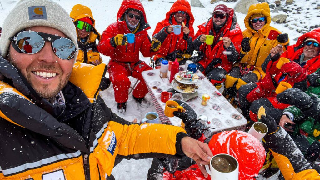 Climbers hold world's highest tea party