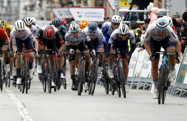 Rider collapses after crossing finishing line in 'Volta a Catalunya'