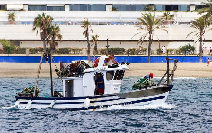 Malaga fishermen call off the strike and will return to sea