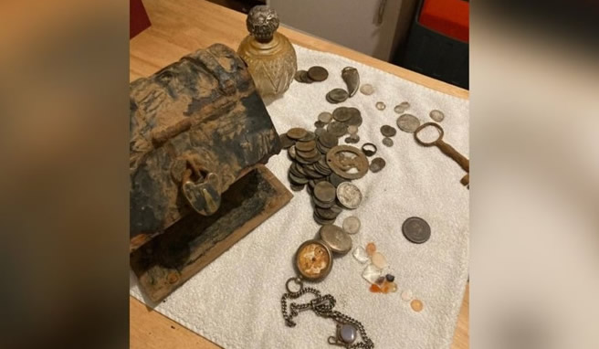 Wooden treasure chest found by Norfolk woman during beach clean-up event