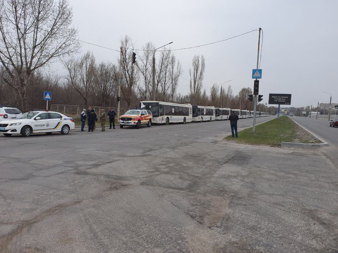 Ukrainian officials say humanitarian convoys raided