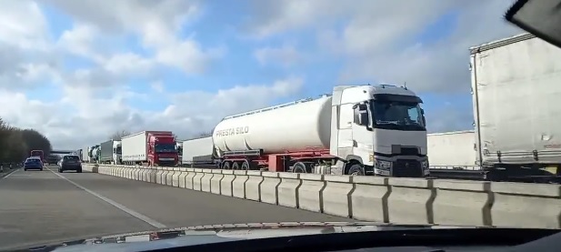 Inhumane conditions slammed as Murcian truckers stuck outside Dover