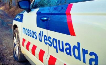 Three dead after car plunges down ravine and catches fire in Perello, Tarragona