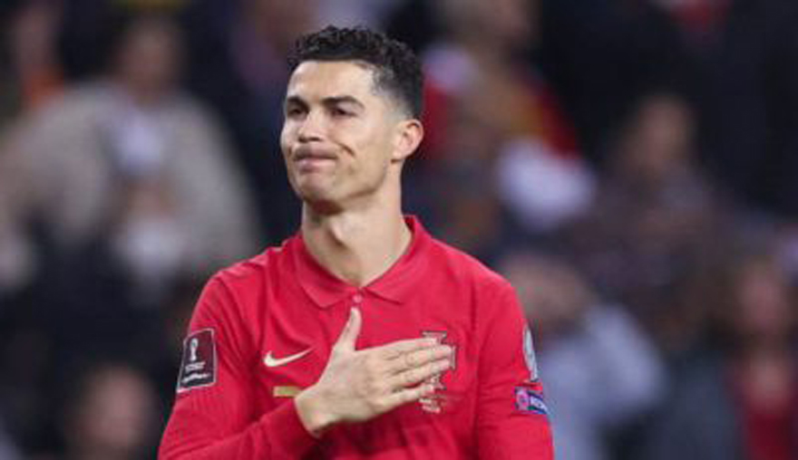 Cristiano Ronaldo is NOT for sale insist Manchester United