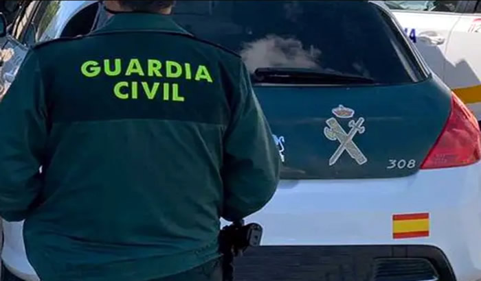 Image of Guardia Civil officer.
