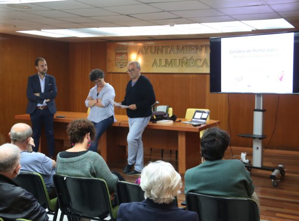 University of Granada professor gives public lecture on brain of Homo sapiens