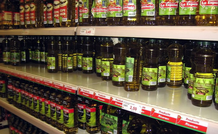 Alert issued in Spain over scam involving seed oil being sold as 'virgin olive'