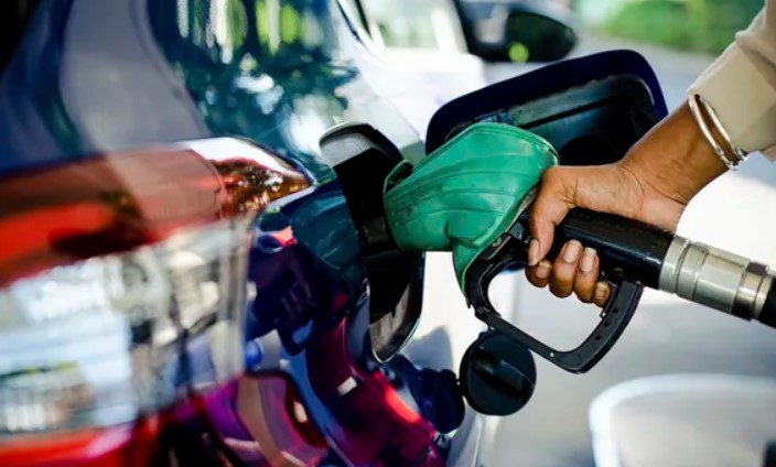 Petrol hits its lowest price in Spain since the end of February