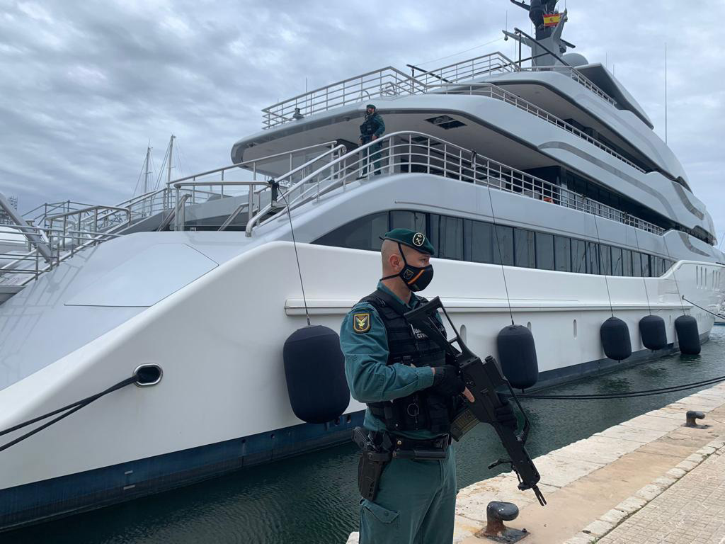 FBI and Guardia Civil seize another Russian mega-yacht with ties to Putin in Mallorca