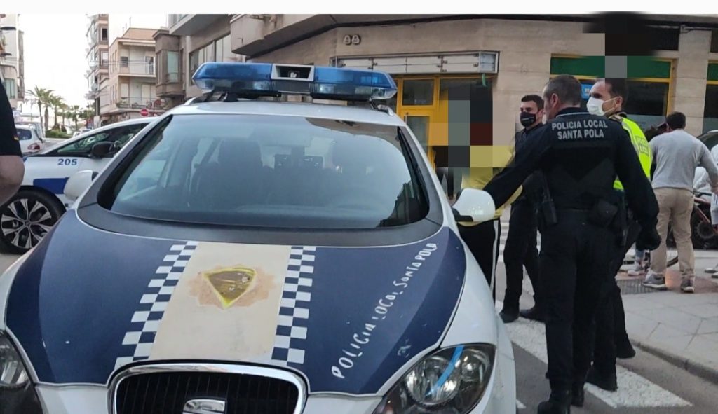 Bulletproof waistcoats bring improved safety for Santa Pola's Policia Local officers