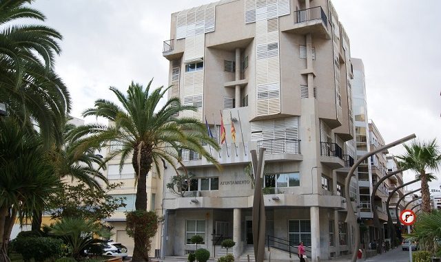 Torrevieja, Alicante, town hall denies using mirador as a municipal dump