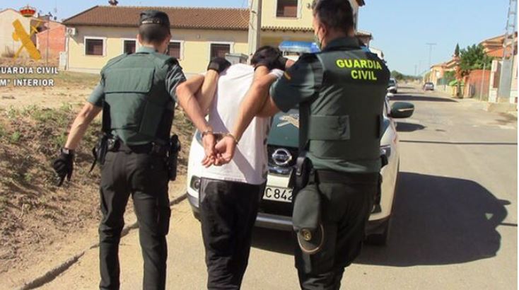 Man busted after house owner struggles with burglar in Spain’s Almeria